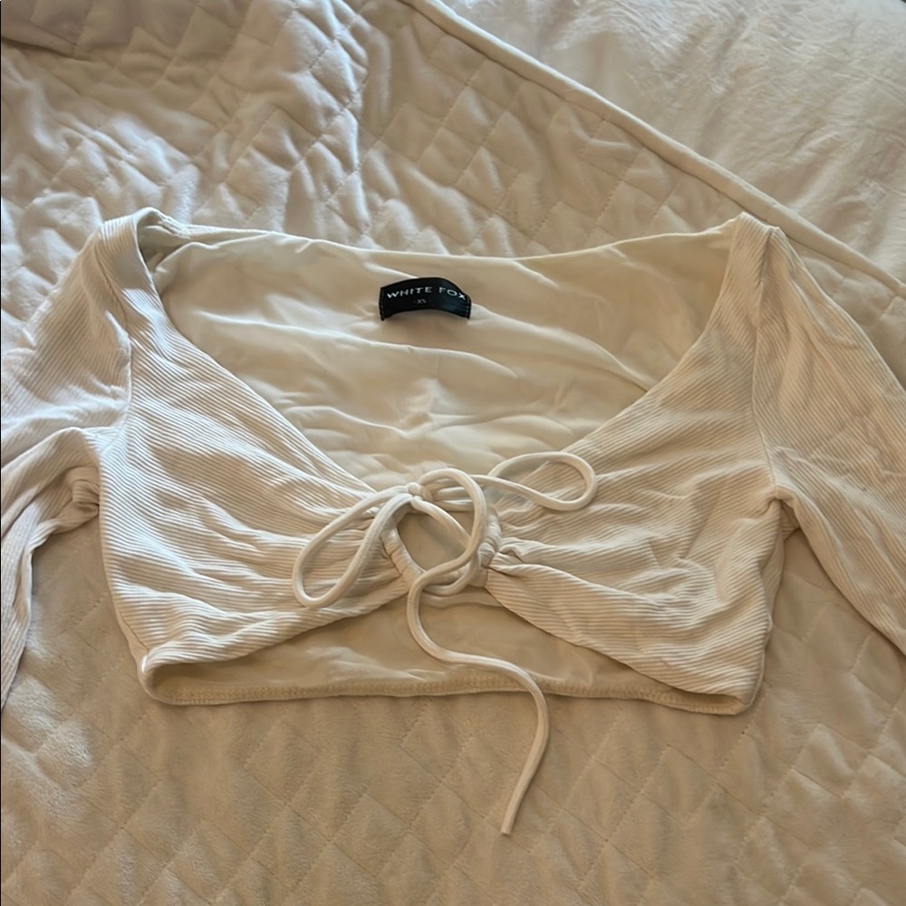 White Fox Boutique White 3/4 Sleeve Tie Front Crop Blouse